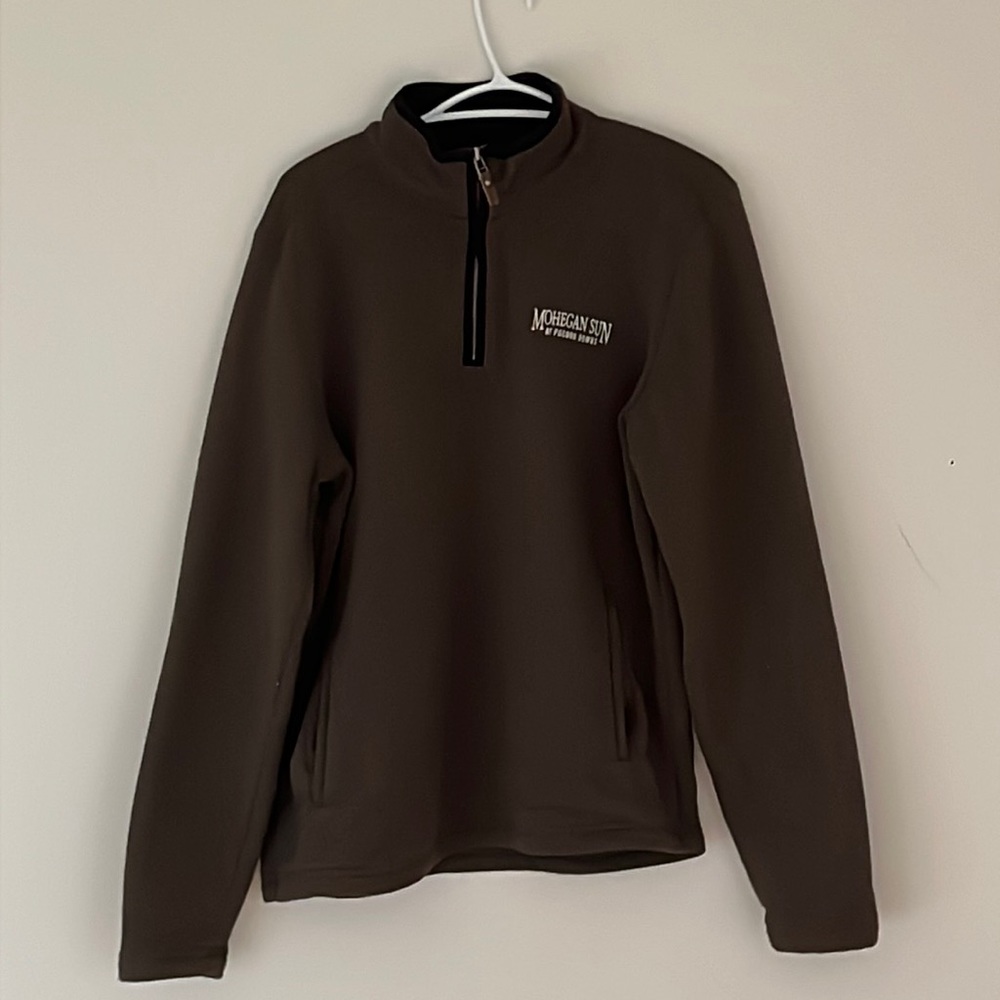 Mohegan Sun Hotel Sweater Size M